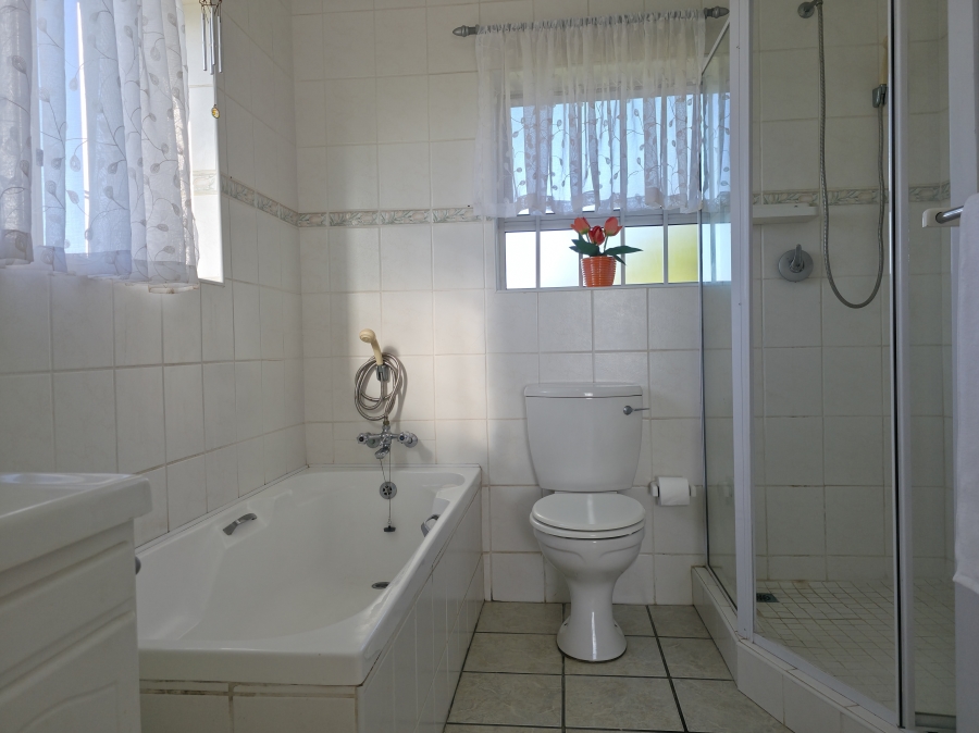 3 Bedroom Property for Sale in Wavecrest Eastern Cape